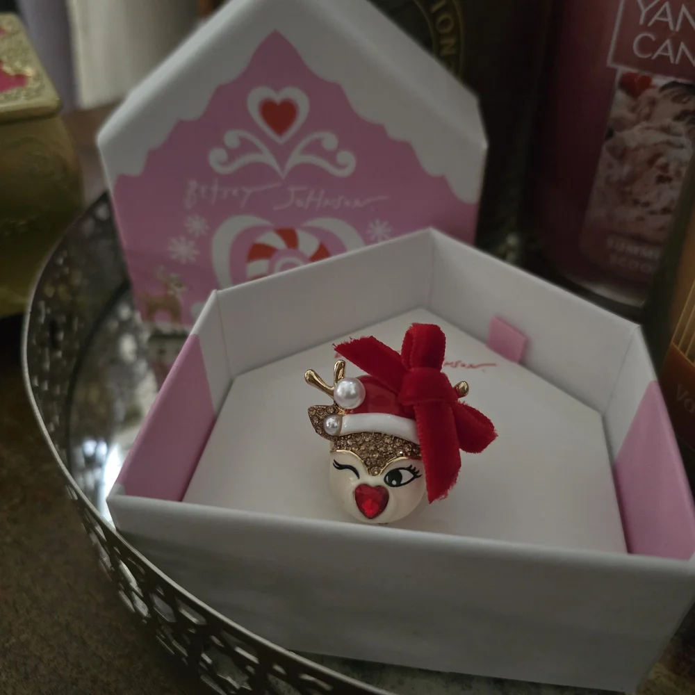 Charming Holiday Reindeer Ring with Red Bow - Picture 11 of 12